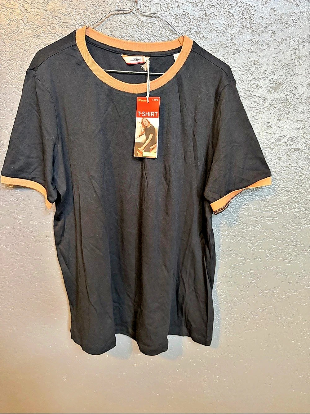 Tchibo Essentials by Tchibo Ringer T-Shirt Black & Orange Large